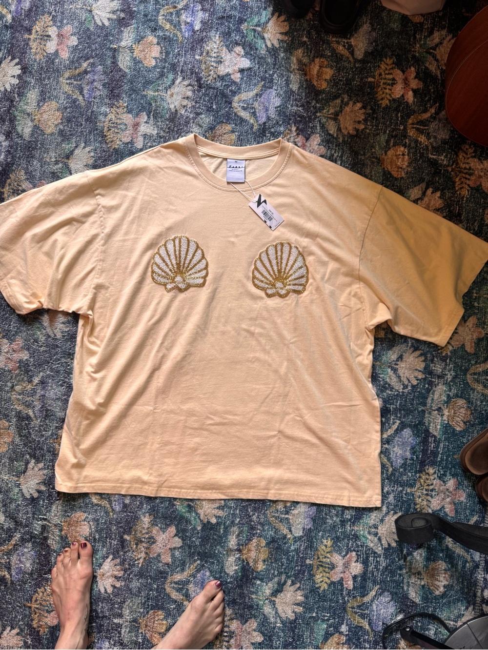 NWT Sabbi the Very Oversized Shell Titty Tee in Yellow